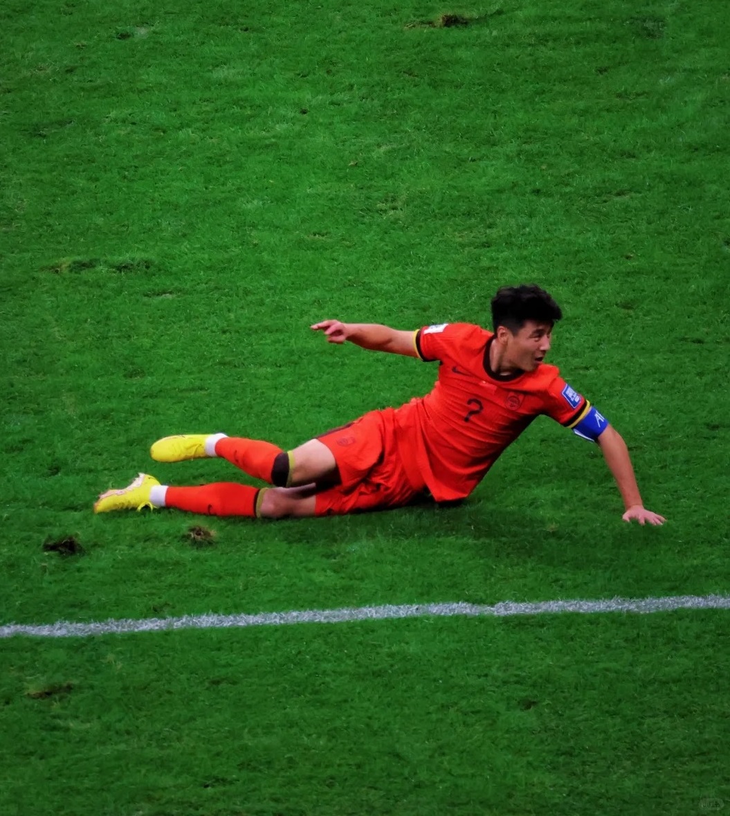 包含球场上的惊险瞬间,场面十分火爆的词条 包含球场上的惊险瞬间,场面十分火爆的词条