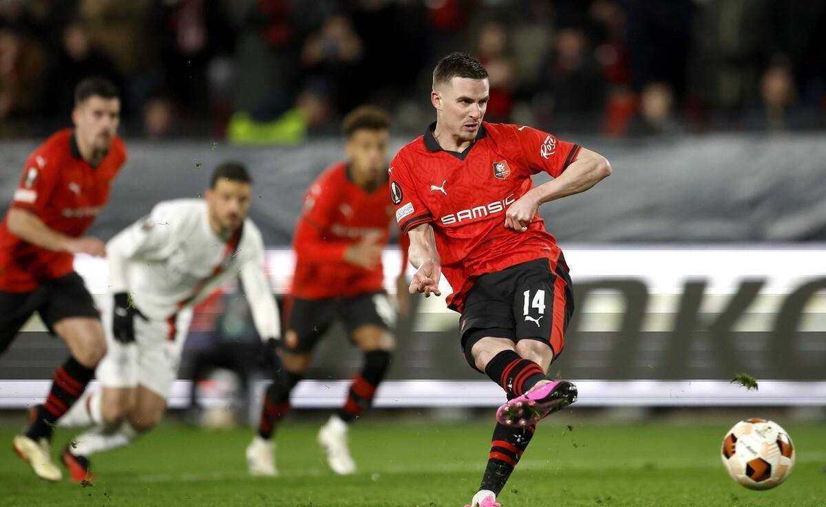 包含雷恩主场逼平图卢兹，球队保持不败状态的词条